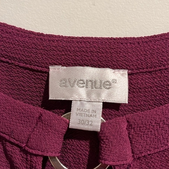 Avenue purple top. Size 30/32. - Picture 4 of 5